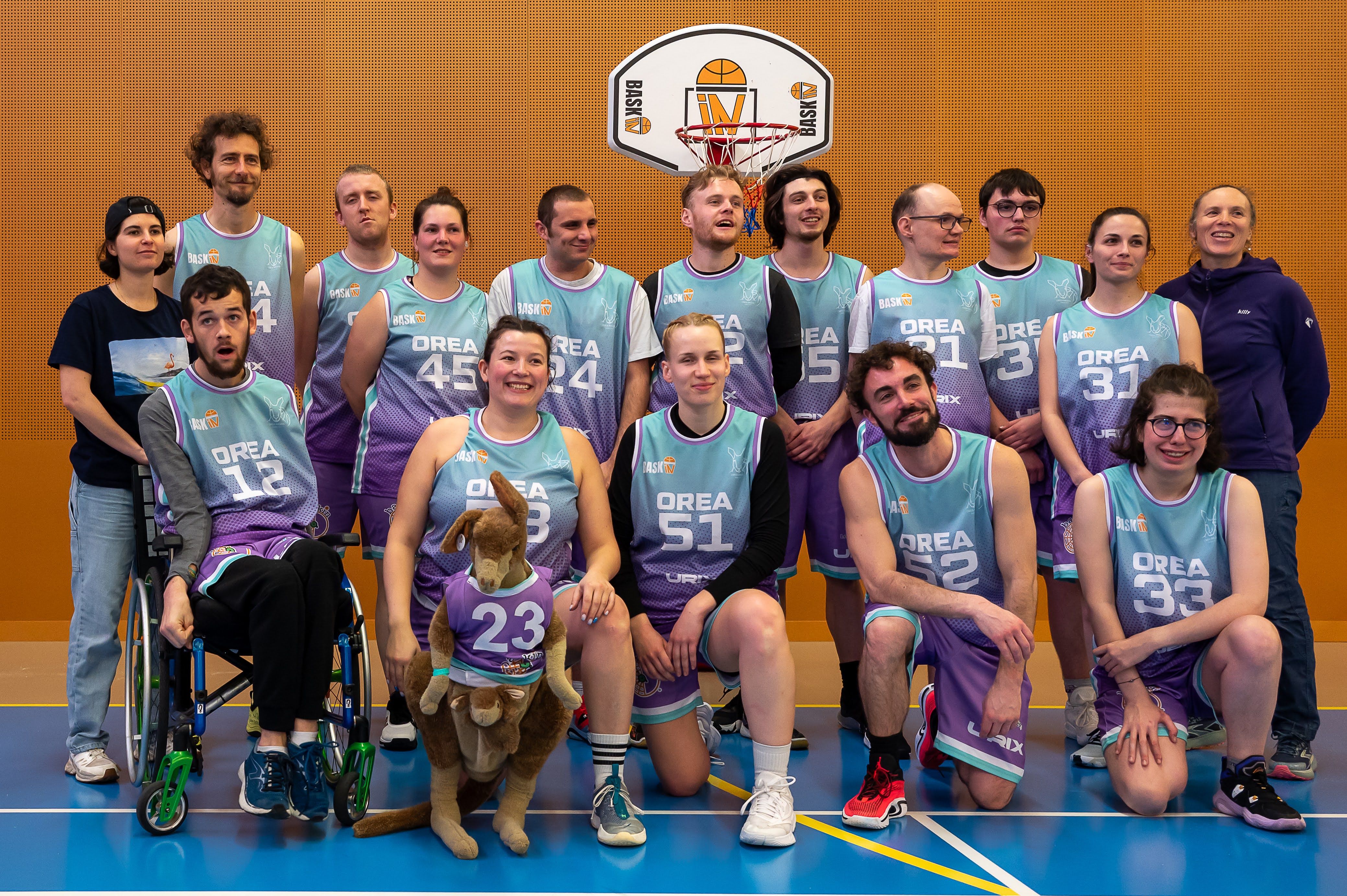 Photo de l'équipe Violette d'OREA en décembre 2024. Equipe violette OREA 2024-2025