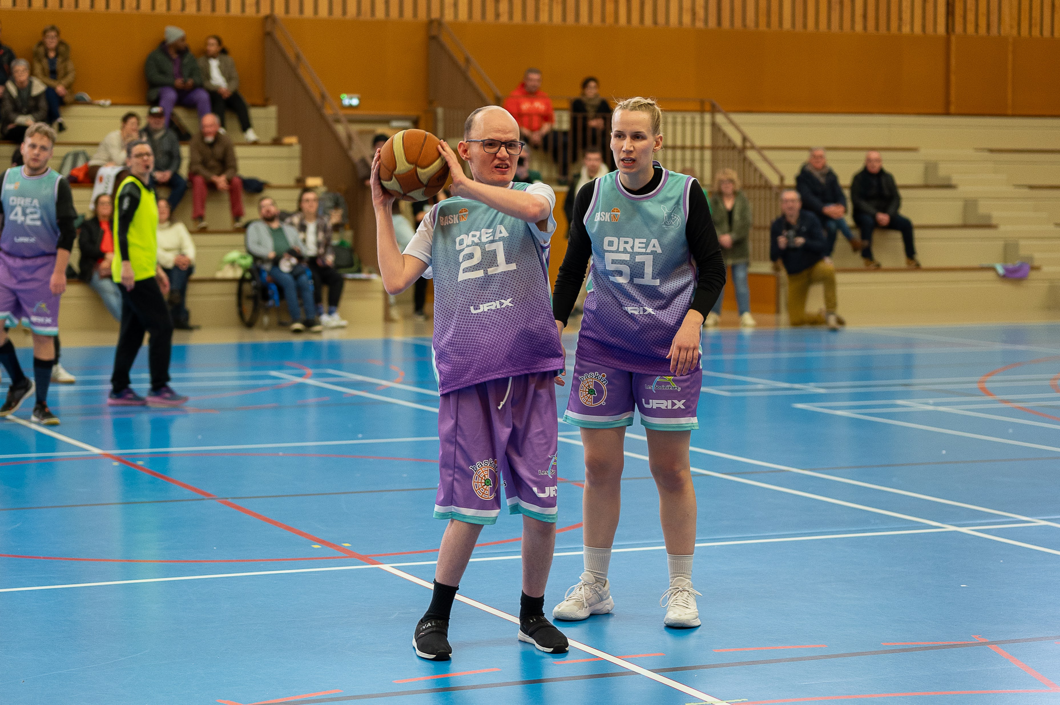 Agathe et David en pleine action de tir.